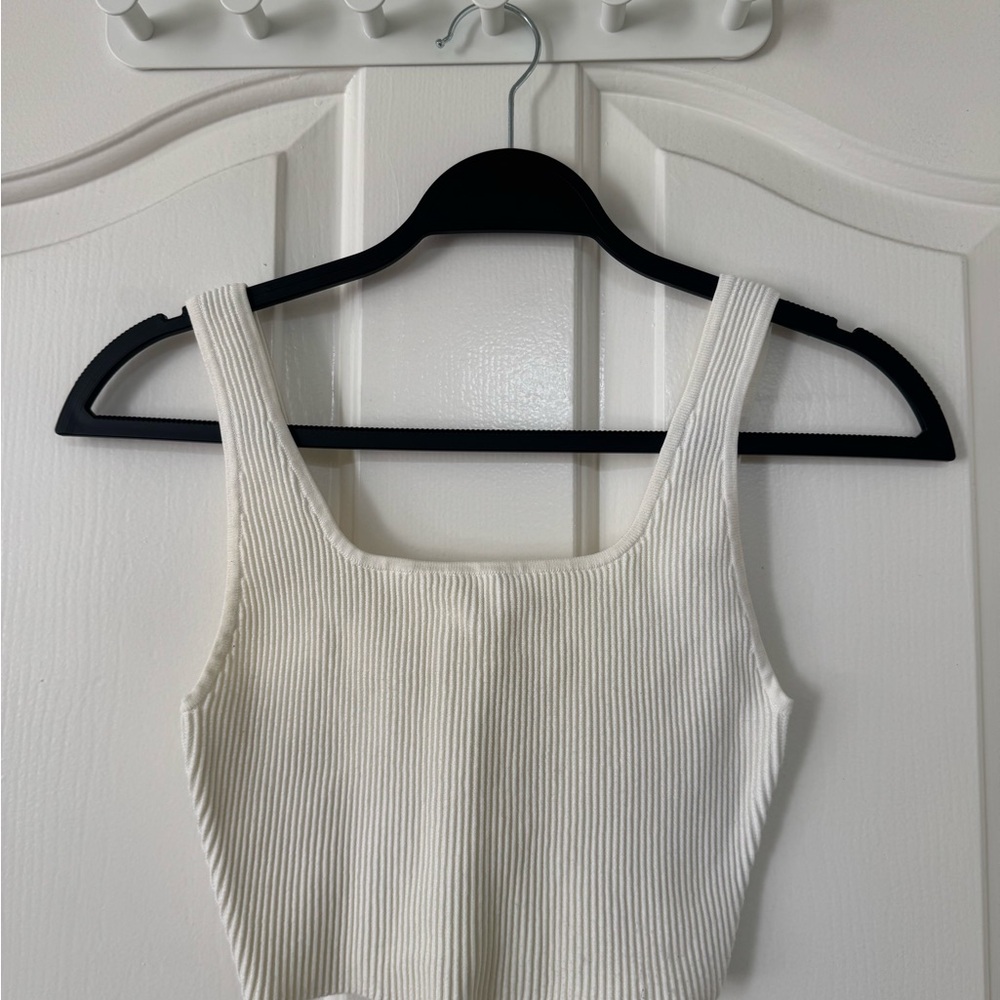 ARITZIA Babaton Sculpt Tank Top